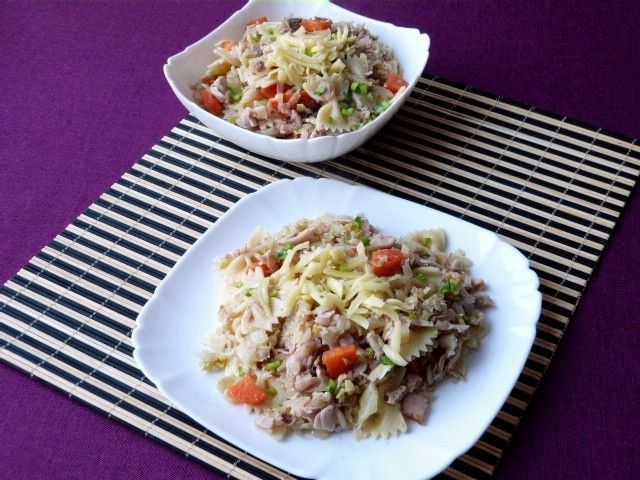 Farfalle z mięsem i warzywami Farfalle z mięsem i warzywami