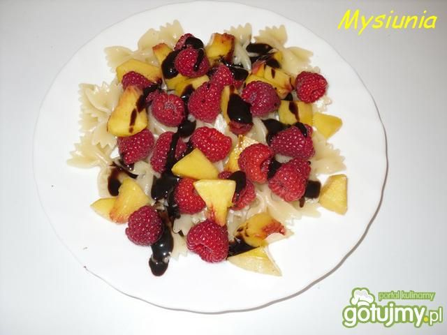 Farfalle z owocami Farfalle z owocami