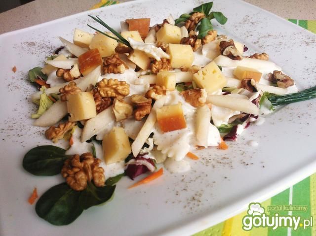 Farfalle z serem, orzechami i gruszką Farfalle z serem, orzechami i gruszką