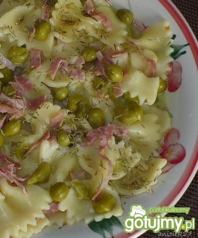 Farfalle z szynką w serku topionym  Farfalle z szynką w serku topionym