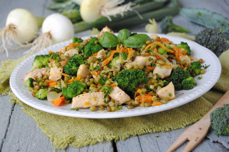 Fasola mung w filetem i warzywami Fasola mung w filetem i warzywami