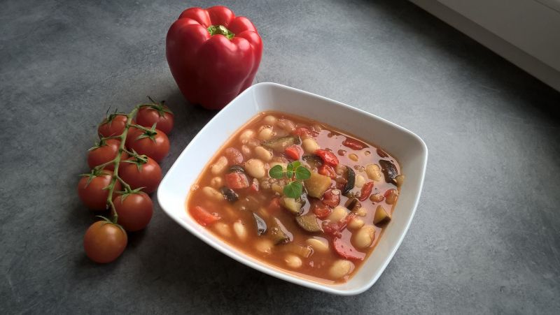 Fasola z bakłażanem i papryką Fasola z bakłażanem i papryką