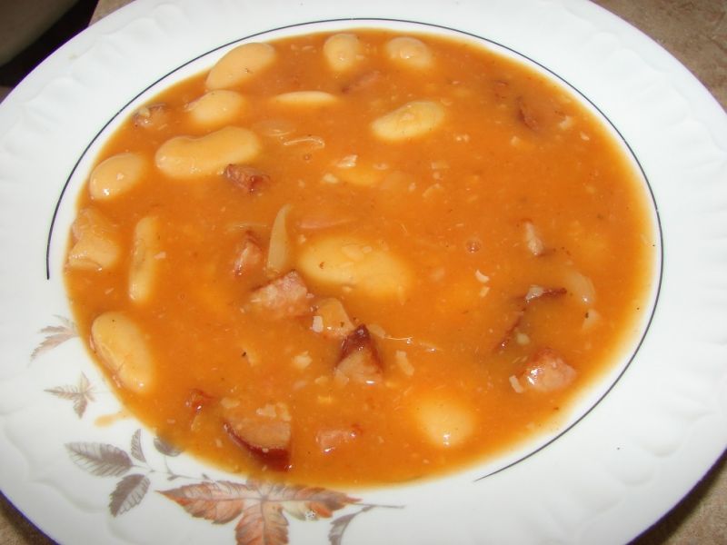 Fasola ze smażoną kiełbaską Fasola ze smażoną kiełbaską