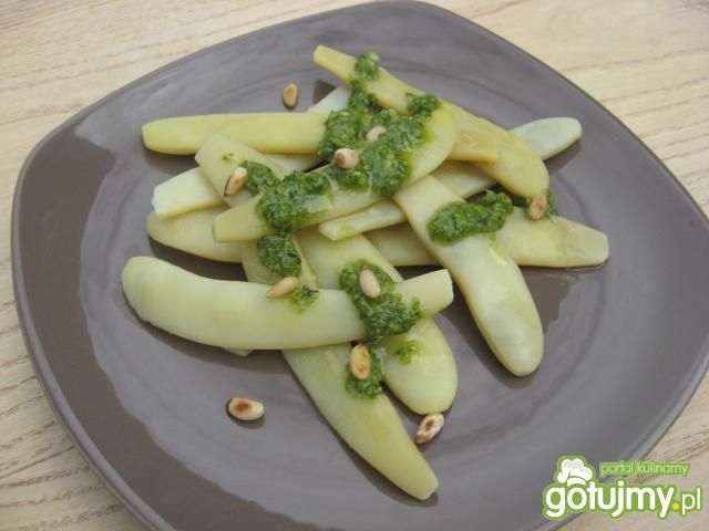 Fasolka mamut z bazyliowym pesto         Fasolka mamut z bazyliowym pesto