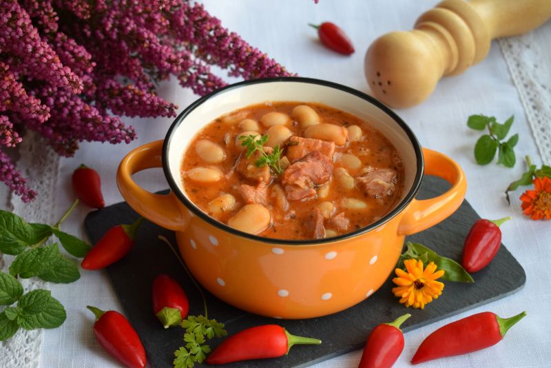 Fasolka po bretońsku na wędzonce