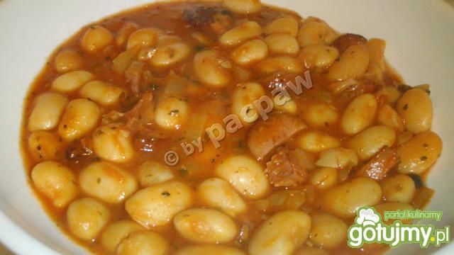 Fasolka po bretońsku na wędzonych żeberk Fasolka po bretońsku na wędzonych żeberk