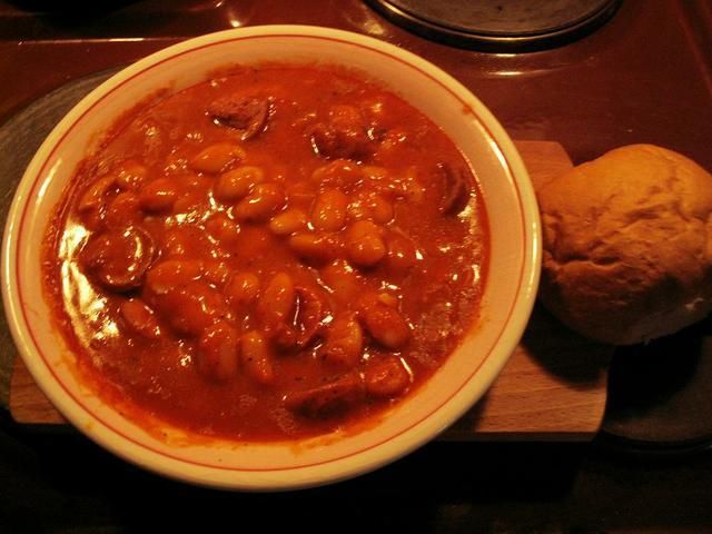 Fasolka po bretońsku z kiełbaską Fasolka po bretońsku z kiełbaską