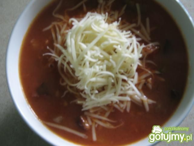 Fasolka po bretońsku z serem