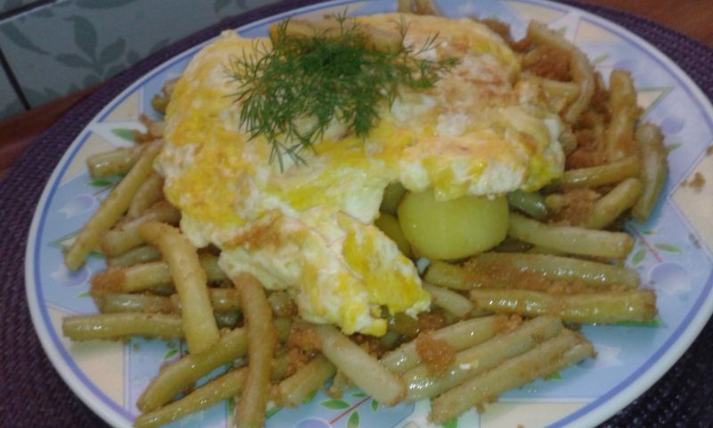 Fasolka szparagowa w bułce tartej z dodatkami Fasolka szparagowa w bułce tartej z dodatkami