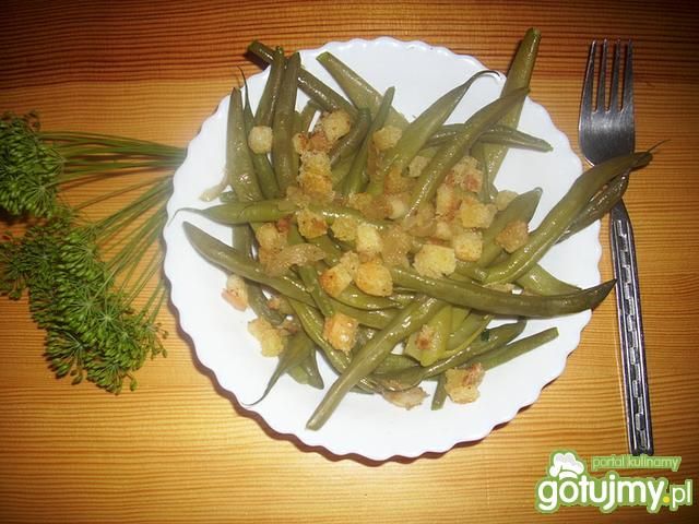 Fasolka szparagowa z grzankami. Fasolka szparagowa z grzankami.