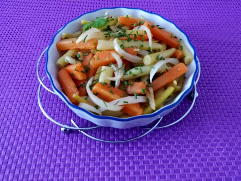 Fasolka szparagowa z marchewką Fasolka szparagowa z marchewką