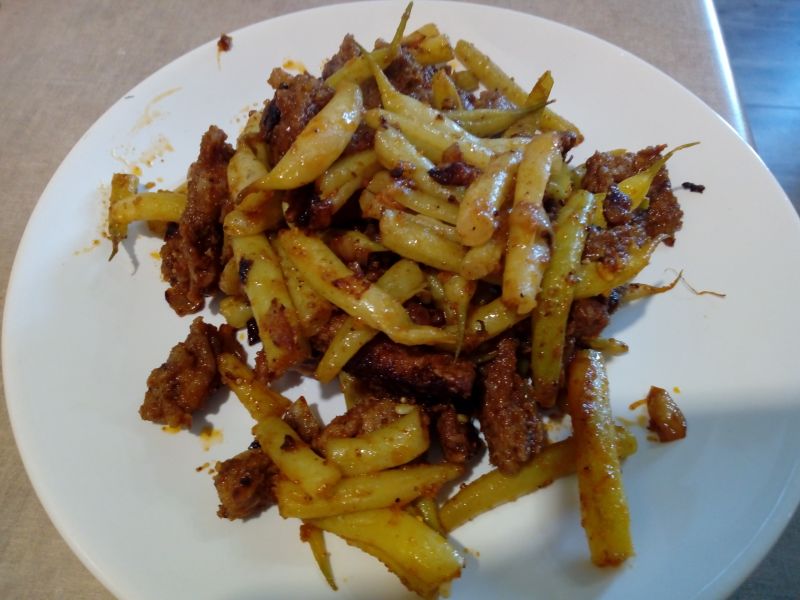 Fasolka szparagowa z mięsem z szynki