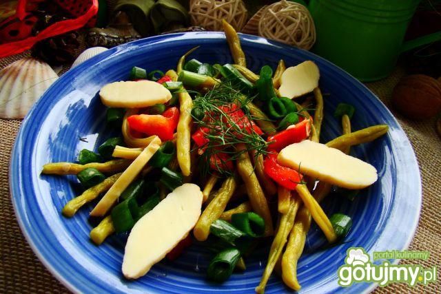 Fasolka szparagowa z oscypkiem  Fasolka szparagowa z oscypkiem