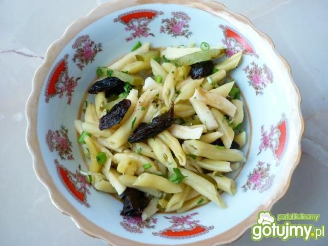Fasolka szparagowa z suszonymi śliwkami