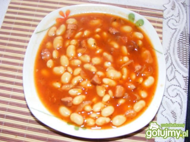 Fasolka w sosie pomidorowym. Fasolka w sosie pomidorowym.
