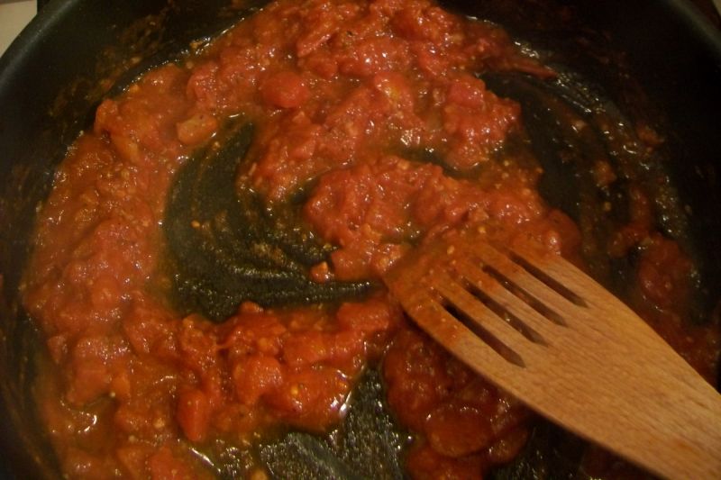 Fasolka w sosie pomidorowym