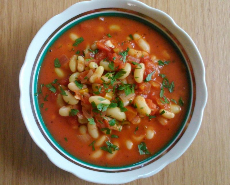 Fasolka w sosie pomidorowym