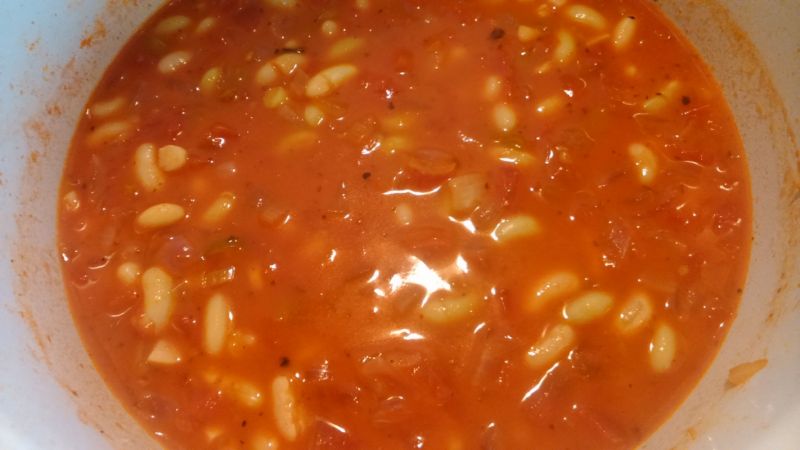 Fasolka w sosie pomidorowym