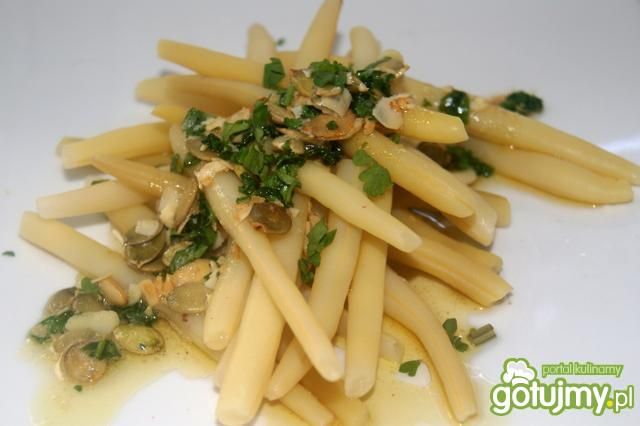 Fasolka  z migdałami i pestkami dyni