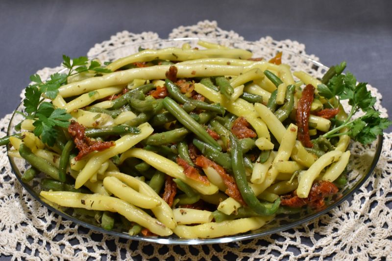 Fasolka z suszonymi pomidorami Fasolka z suszonymi pomidorami