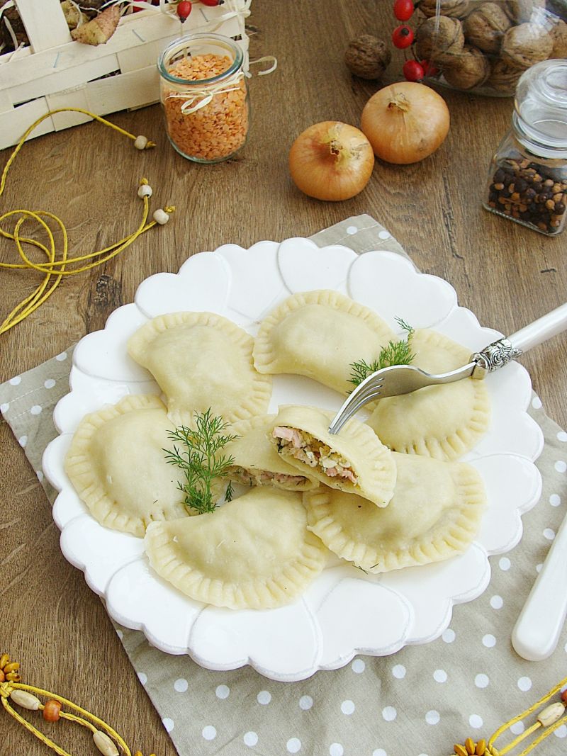 Fasolowe pierogi z boczkiem
