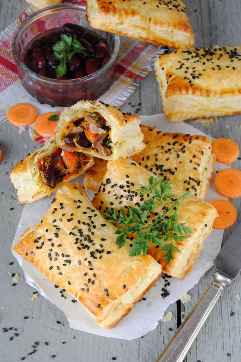 Fasolowe „poduszeczki” z ciasta francuskiego  Fasolowe „poduszeczki” z ciasta francuskiego