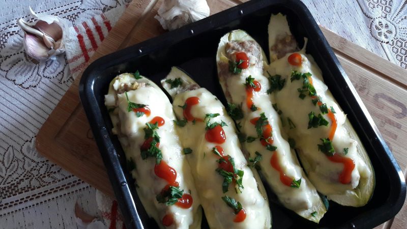 Faszerowana cukinia Faszerowana cukinia