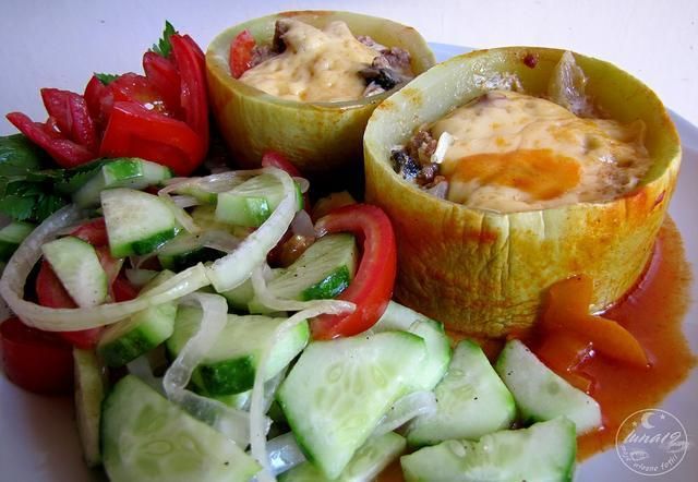 Faszerowana cukinia - duszona