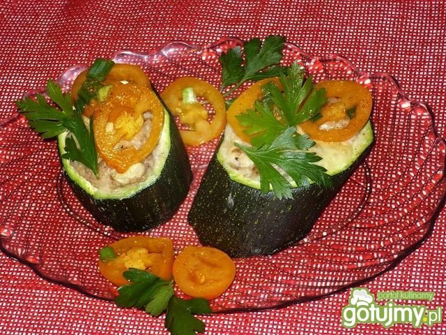 Faszerowana cukinia z kaszą