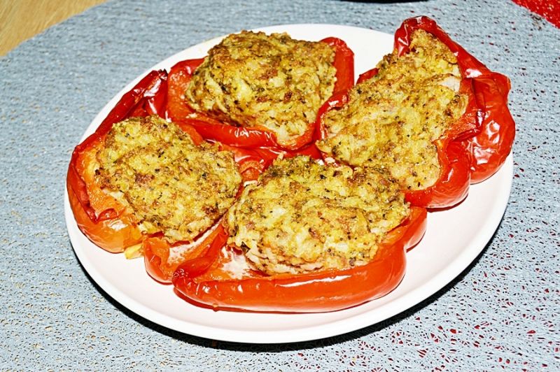 Faszerowana papryka mięsem mielonym i ryżem