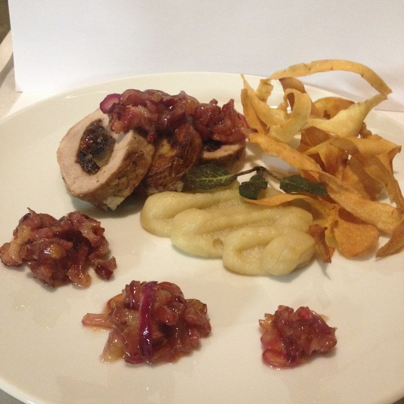 Faszerowana poledwiczka z gruszkowym puree