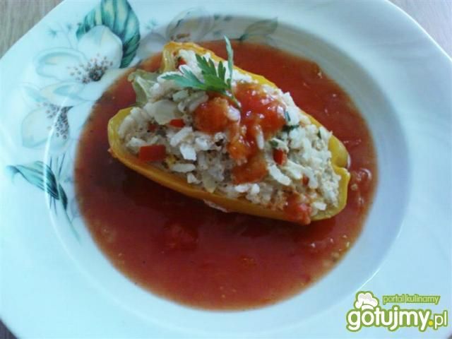 Faszerowana żółta papryka  Faszerowana żółta papryka