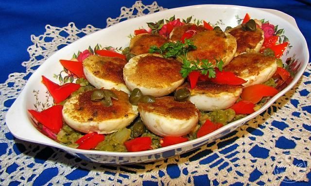 Faszerowane jajeczka na zielonym purre Faszerowane jajeczka na zielonym purre