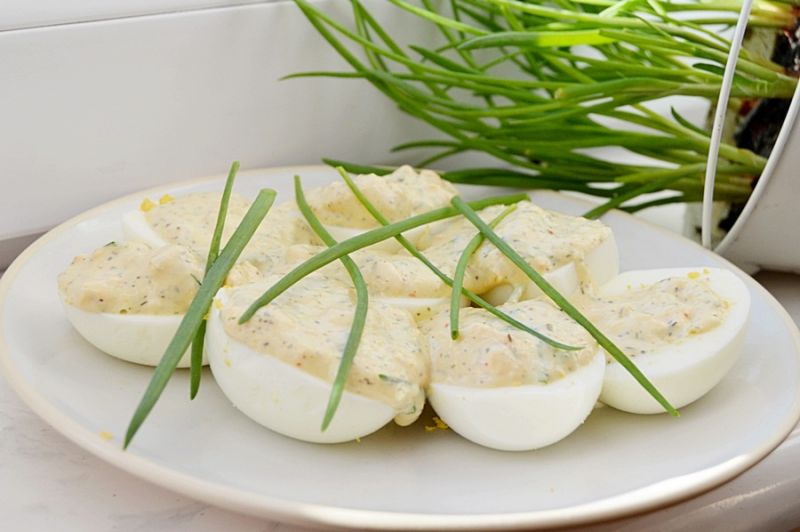 Faszerowane jajka z chrzanem żurawinowym Faszerowane jajka z chrzanem żurawinowym