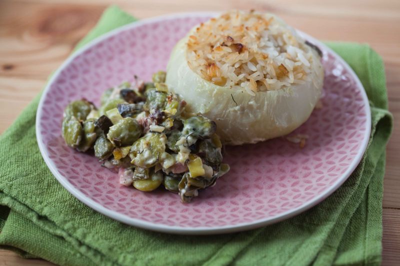 Faszerowane kalarepki w sosie z bobem i porem