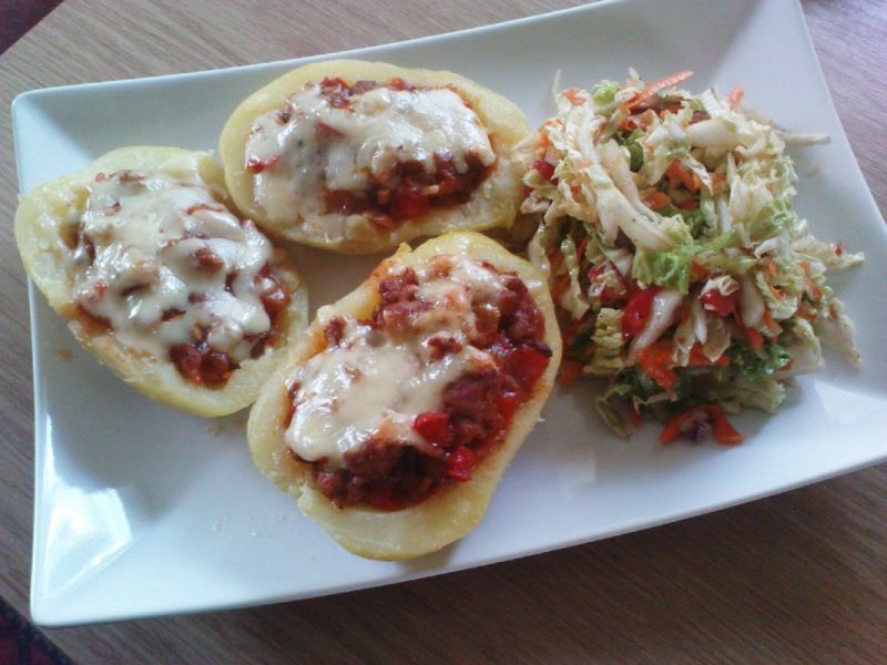 Faszerowane łódeczki ziemniaczane