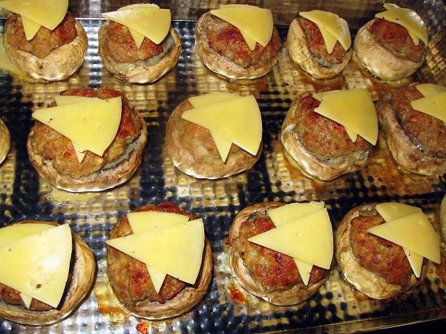 Faszerowane pieczarki