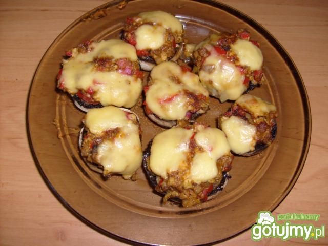 Faszerowane pieczarki na ostro