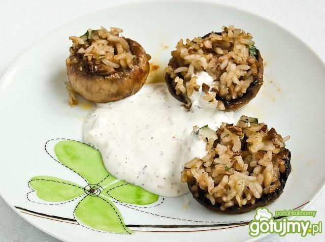 Faszerowane pieczarki ryżem