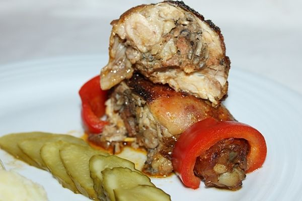 Faszerowane udka z mięsem mielonym i pieczarkami 