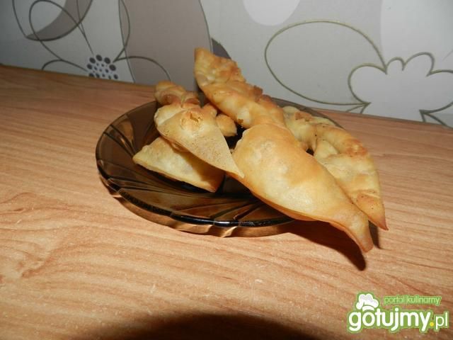 faworeczki czyli chrustowy czwartek. faworeczki czyli chrustowy czwartek.