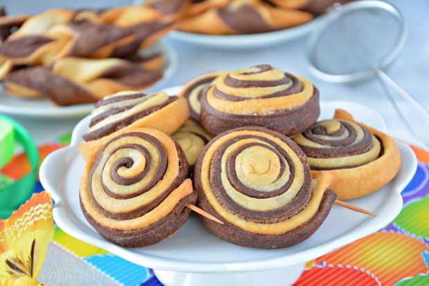 Faworki cake pops (na patyku) Faworki cake pops (na patyku)