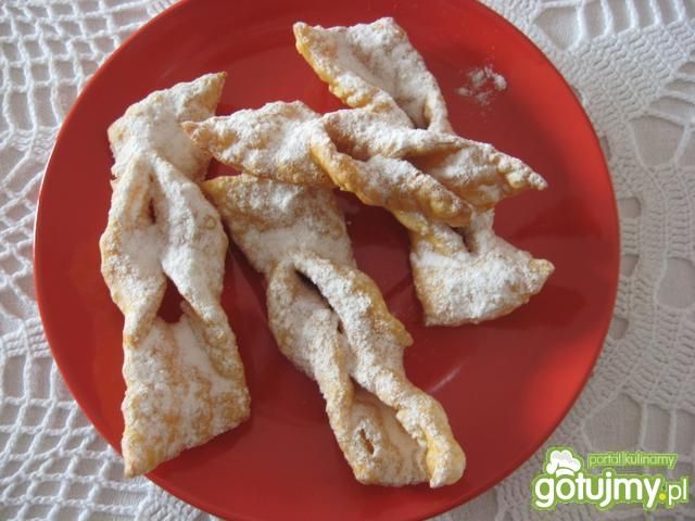 Faworki na koniec karnawału Faworki na koniec karnawału