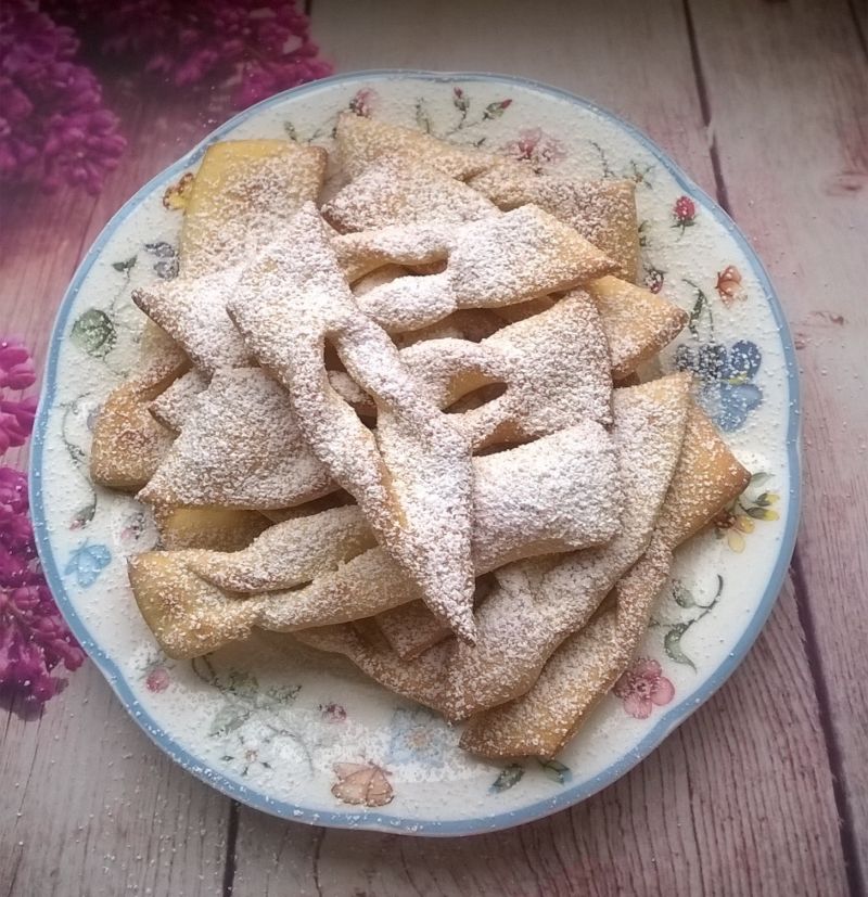 Faworki pieczone Faworki pieczone