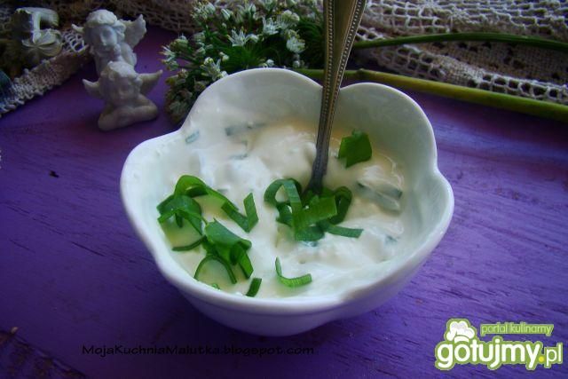 Fetowy sos sałatkowy 