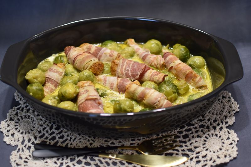 Fileciki w boczku z brukselką Fileciki w boczku z brukselką