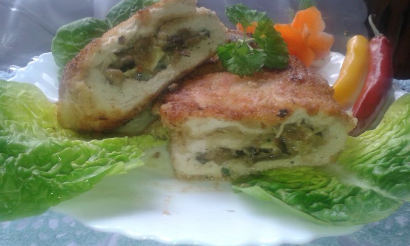 Filet nadziany pieczarkami.