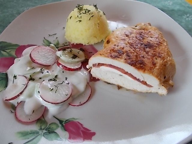 Filet nadziewany fetą i pomidorem Filet nadziewany fetą i pomidorem