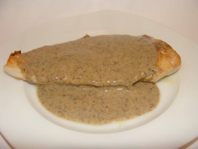 Filet w grzybowym kremowym sosie