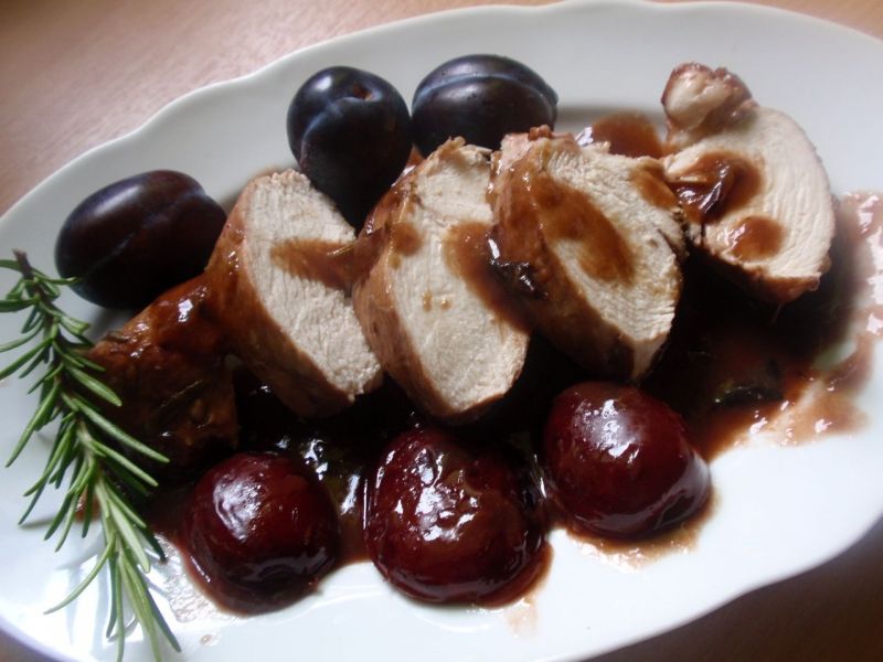 Filet w sosie śliwkowym Filet w sosie śliwkowym